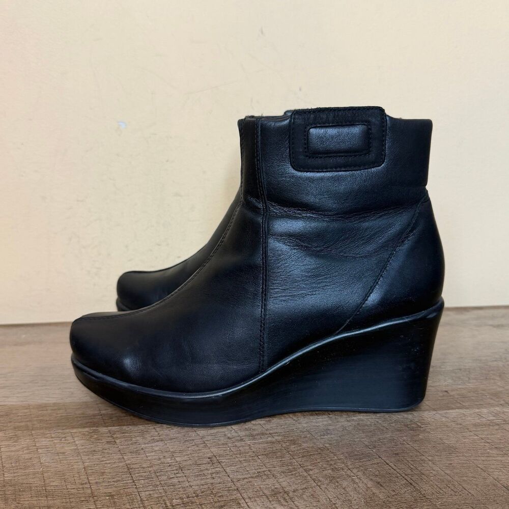 Naot black leather wedge boots ankle booties women’s size 7